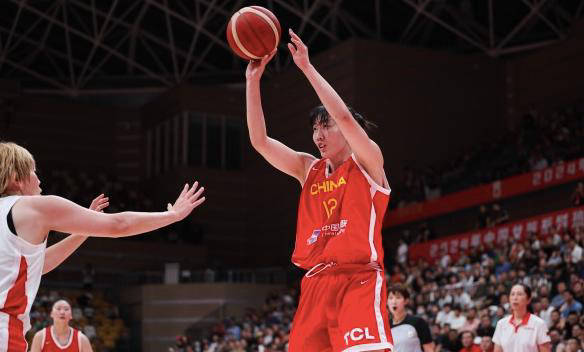 中国女篮痛失胜机,日本球员欢庆胜利