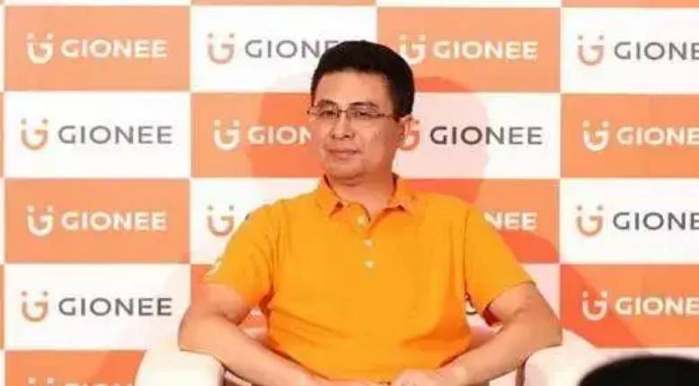 至于人们提到的在塞班岛赌输上百亿的消息,刘立荣否认了它的真实性.