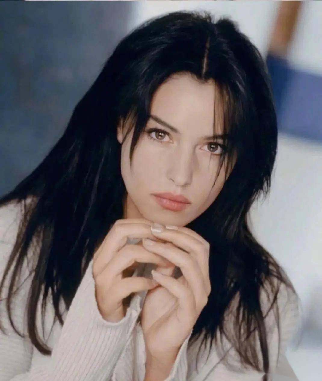 莫妮卡贝鲁奇,魅力四溢的女神归来,每一帧都挑战视觉极限