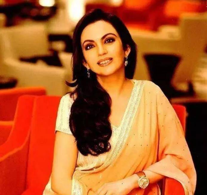 印度首富坐拥845亿美元,独宠妻子35年,背后是他对高种姓的渴望