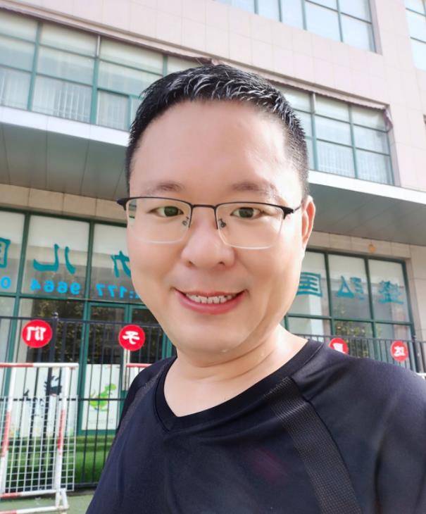 假扮乞丐,被500块卖进黑窑厂吃垃圾,"卧底记者"崔松旺今何在