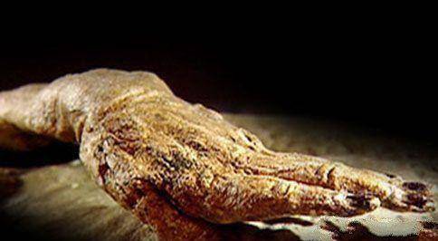 棺,打开后身穿大清一品官服的女尸美艳惊呆众人_乾隆下江南_棺材_女子