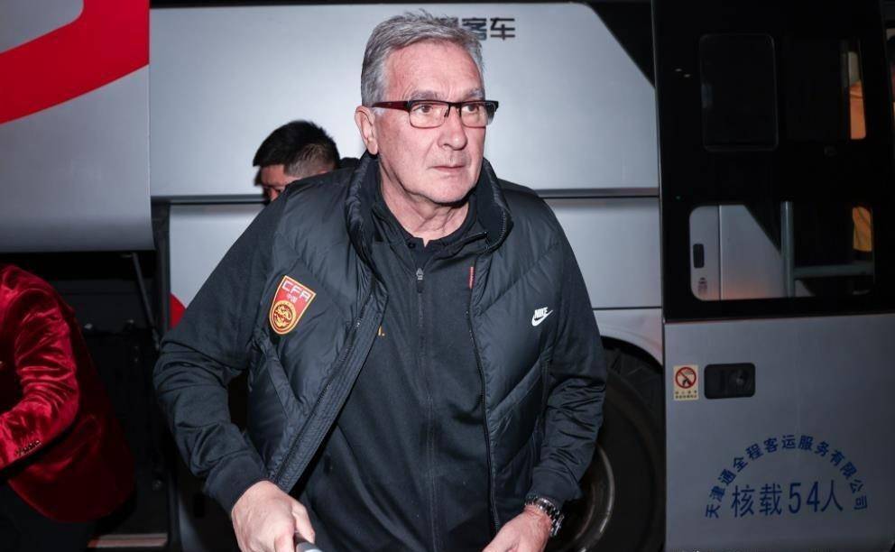 国足1-1别骂了:亚洲四流,和泰国五五开!董方卓:自废武功