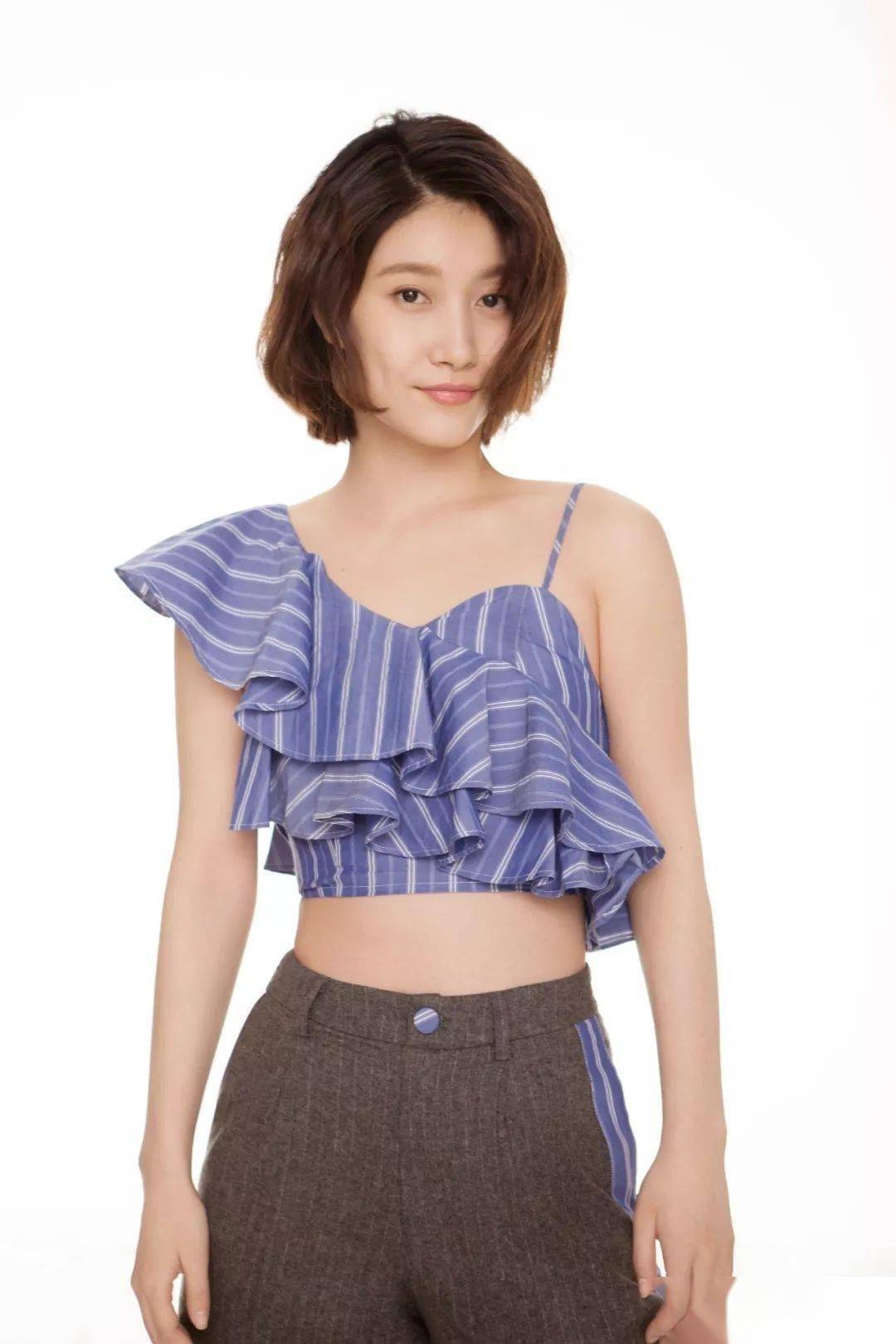 啜妮展现完美身材和演技,星二代的魅力无限大