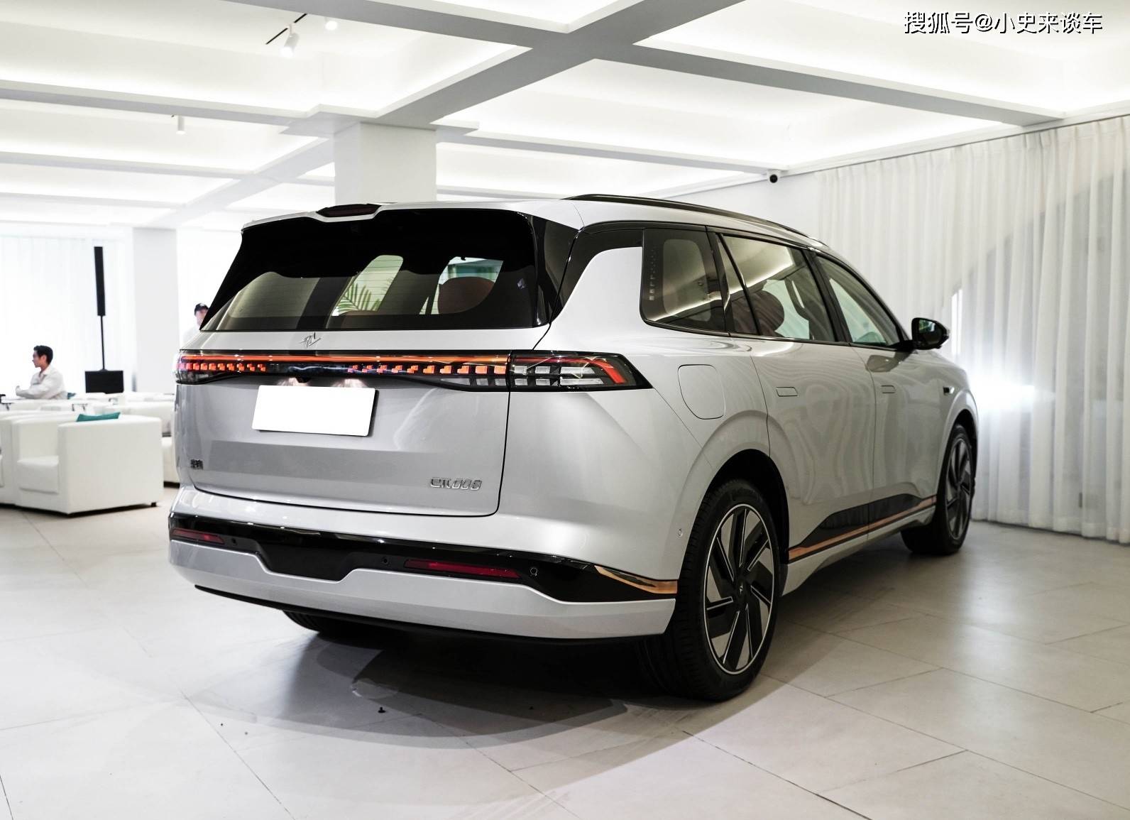 预售20万起,全新中大型增程式suv亮相!车长超5米,配大六座布局