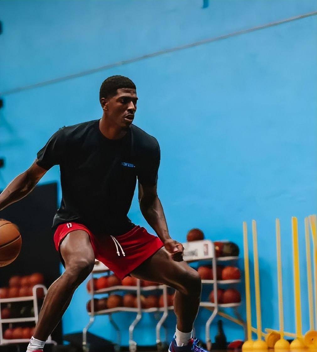 火箭13 3后卫持续苦练,37岁老将成他导师_球员_杰夫·格林_篮板