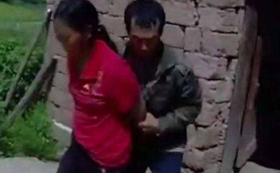 在听过医生所提供的治疗方案后,王兴福堕入深渊,对