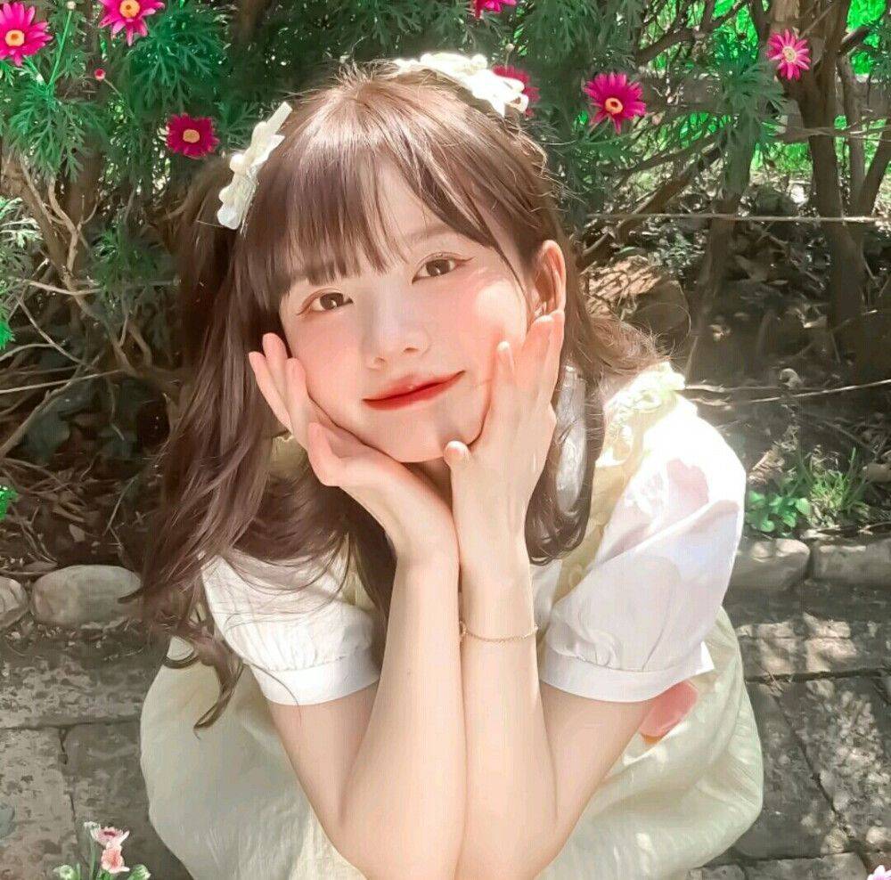 御妍苑:在夏天你的脸庞被汗水打湿,但你的眉毛却能依然清晰立体