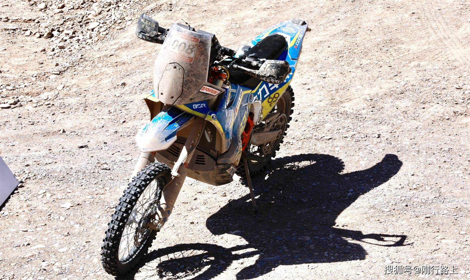 环塔拉力赛摩托车篇丨穿越沙漠,绿洲,戈壁,感受别样的新疆