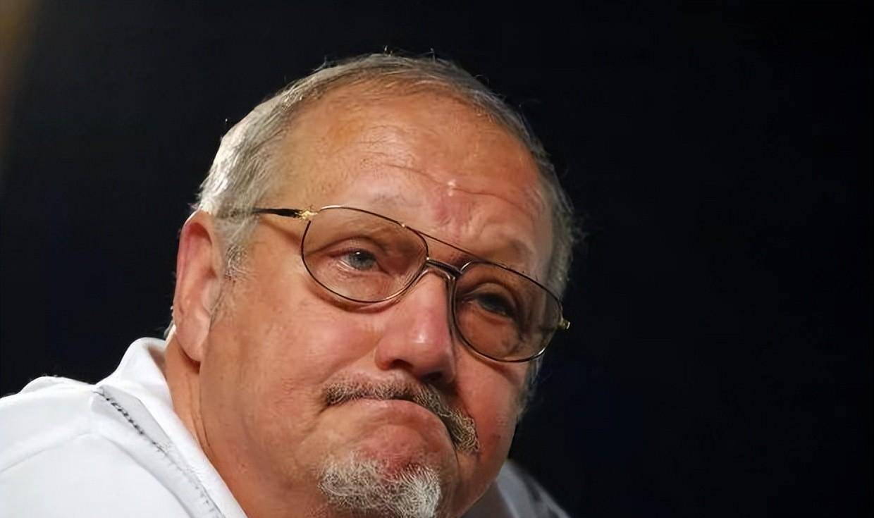 6年挥霍到家破人亡:每天花96万_维塔科_布兰迪_生活