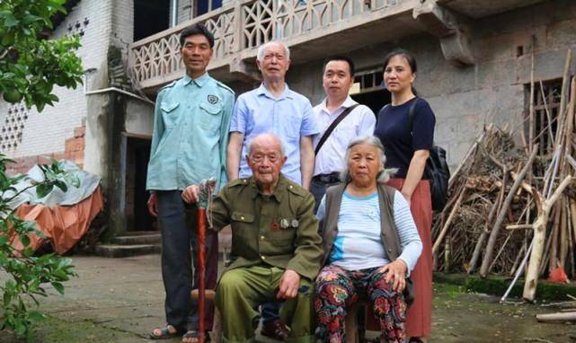 老兵务农36年儿子帮他还贷,1988年身份被意外曝光:上甘岭一等功