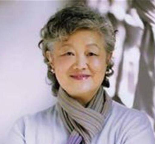 熟悉章含之的人称之为"上海大女人",因为她不是躲在闺阁里期期艾艾的