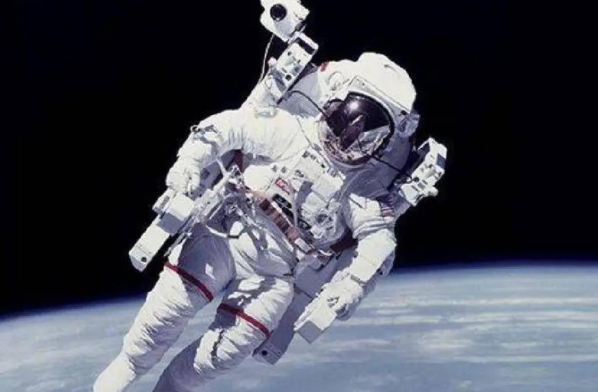 杨利伟在太空曾听到神秘"敲门声",13年后,专家终于找到答案