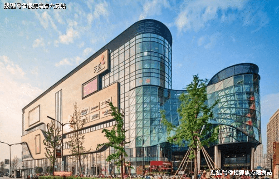 商业方面,坐拥杭州顶级商业,龙湖金沙天街,下沙银泰,金沙印象城,龙湖