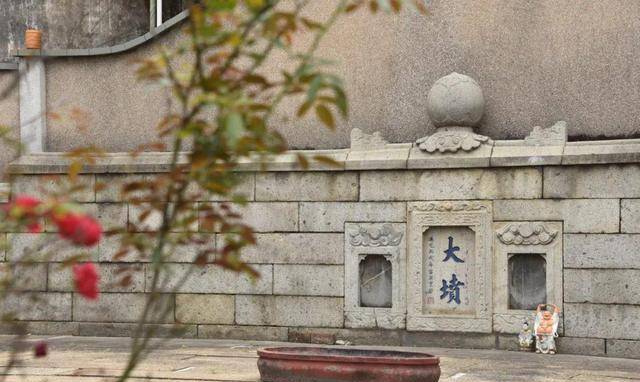 东莞道滘镇大坟,藏在居民区内,记载着一曲反清复明的悲歌!