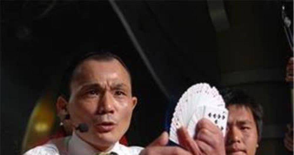 尧建云花150元拜师,成为亚洲赌王,双腿截肢后才想起师父的忠告_杨红光
