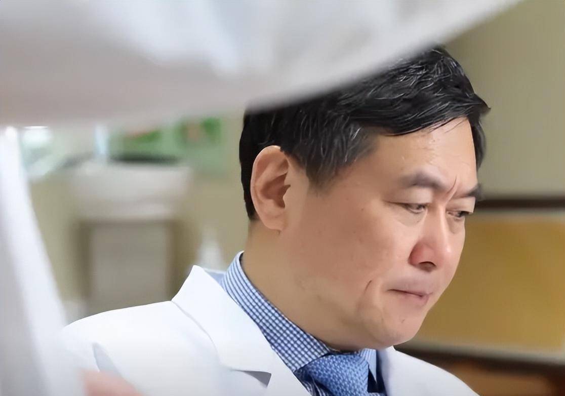 19年一藏族少女患"虫癌",医生开刀取出2斤虫子,最后结果如何_刘迪