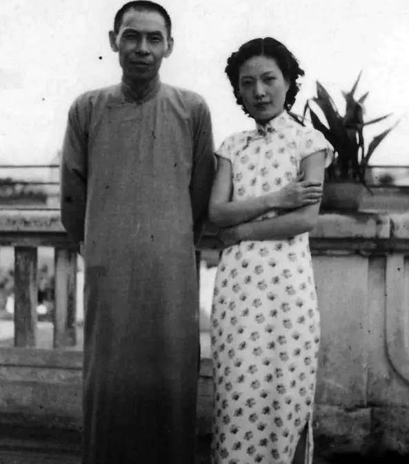 结婚多年,想披麻戴孝却遭人阻拦,丈夫求情,正房:她没这个资格