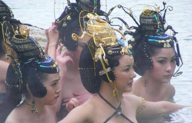 话说唐僧被蜘蛛精们抓走之后,孙悟空去探查敌情,在盘丝洞见到这七个