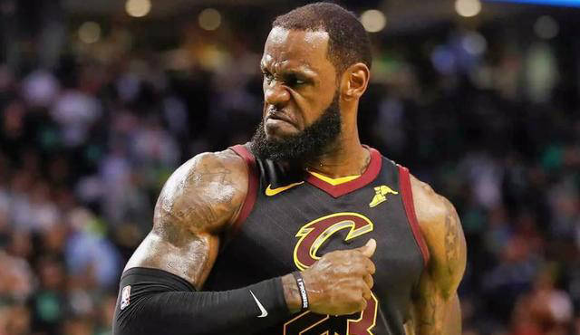 凯里·欧文感激勒布朗·詹姆斯的赞美与激起媒体关注能力