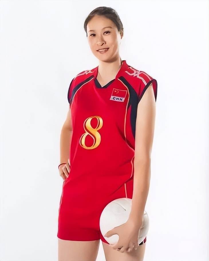(赵蕊蕊)中国女排以副攻主打,这在世界强队中并不多见.