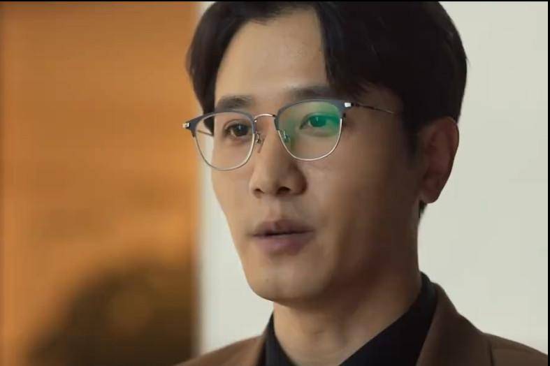 玫瑰的故事:刘亦菲彭冠英电梯激吻这幕,堪称剧中最大尺度