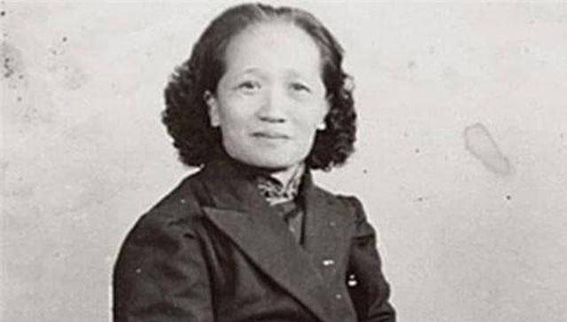 黄飞鸿的十三姨19岁时嫁给60岁黄飞鸿,无儿无女,1982年在香港去世