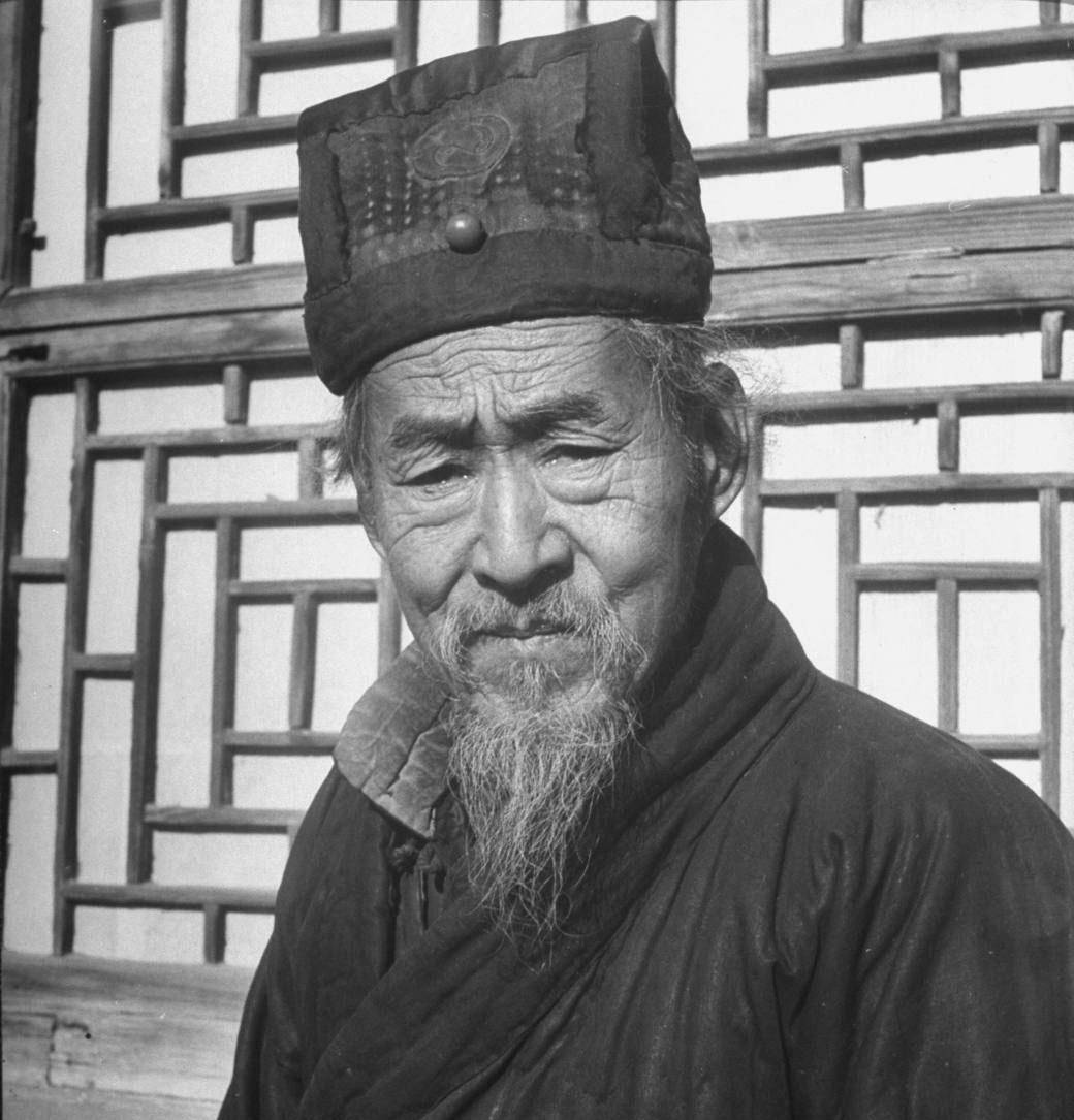 80年前道士:与和尚们截然不同,个个仙风道骨,图8才是华山论剑
