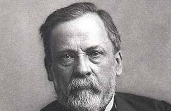 假如你狂犬病发作,很多人说死亡率100%,这是错误的,也有狂犬病发作而