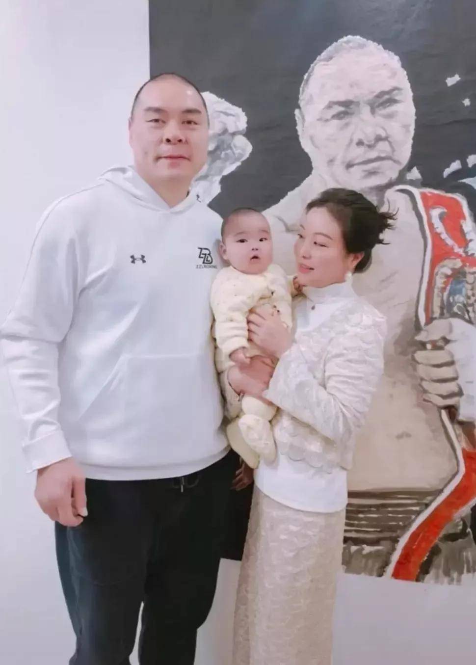 原创            张志磊老婆曝光！张志磊为拿世界拳王禁欲10年，夫妻少有肌肤之亲-拳王张志磊家乡哪里人