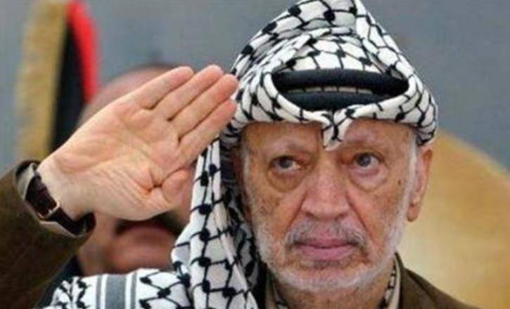 阿拉法特死后,留下遗产60亿,他的娇妻和小女儿后来怎么样了?