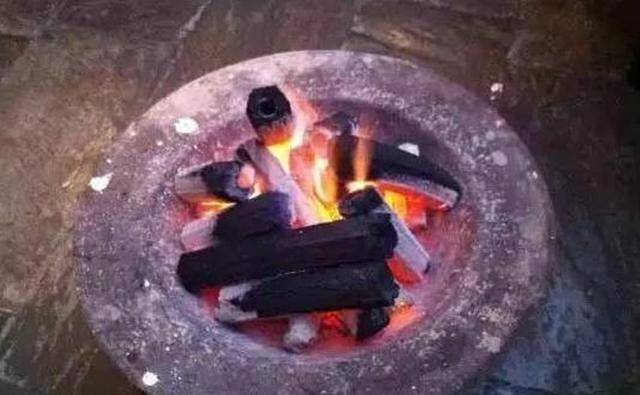 古代天冷怎么取暖?百姓烧火取暖皇室贵族最享受,一点不比现在差