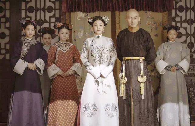 乾隆扮成普通人算命,算完后走了500米,为何让手下杀了算命的?