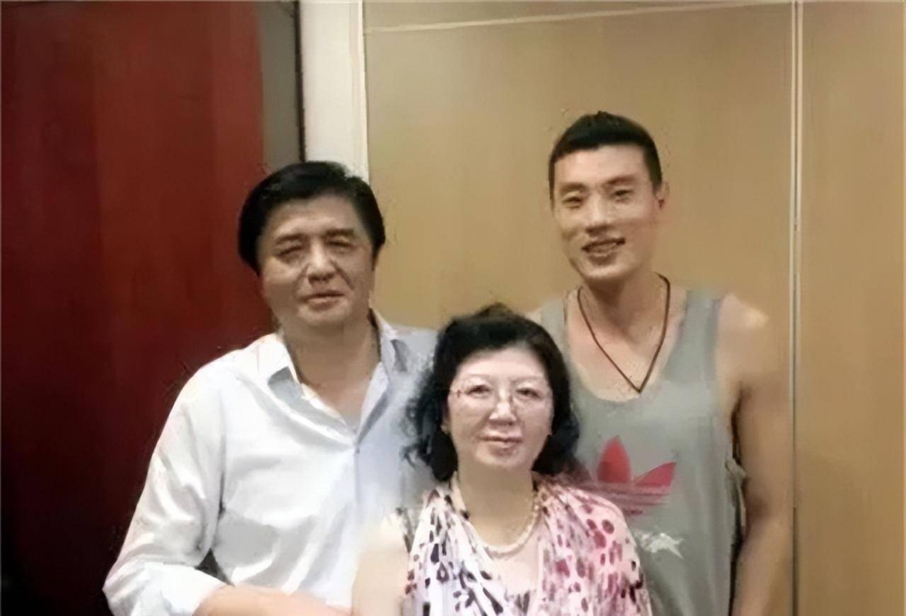 排坛第一飞人:80年代成"国民老公",退役后经商成亿万石油大亨_汪嘉伟