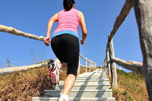 减肥期间,每天坚持爬10分钟楼梯,这3个"部位"瘦得比较快!