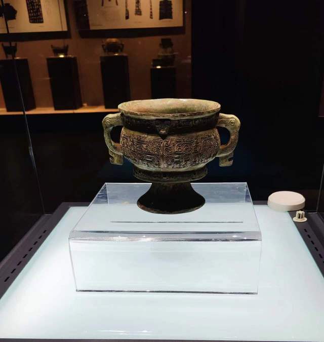 中国最早的体育奖杯柞伯簋
