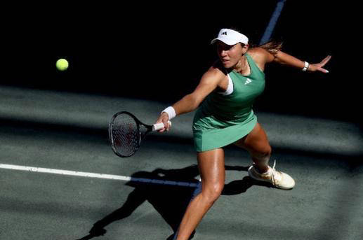 网坛新贵!美国女名将佩古拉身家超越费纳德,成为最富有网球选手