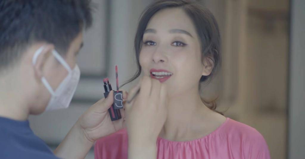 50岁杨恭如罕晒近照颜值飙升!生活无忧与前情敌毛玉萍形强烈对比