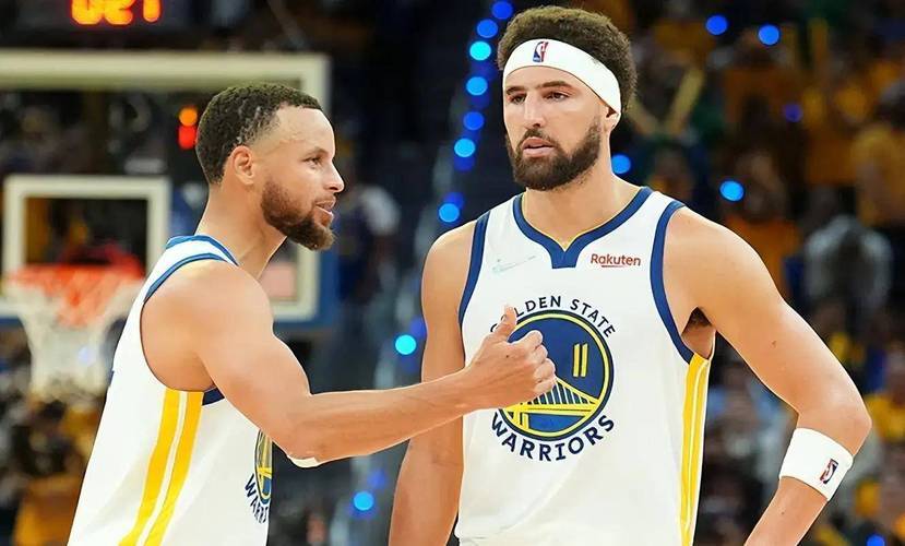 库里深情致敬,克莱却悄然变动,勇士双枪或将成历史?