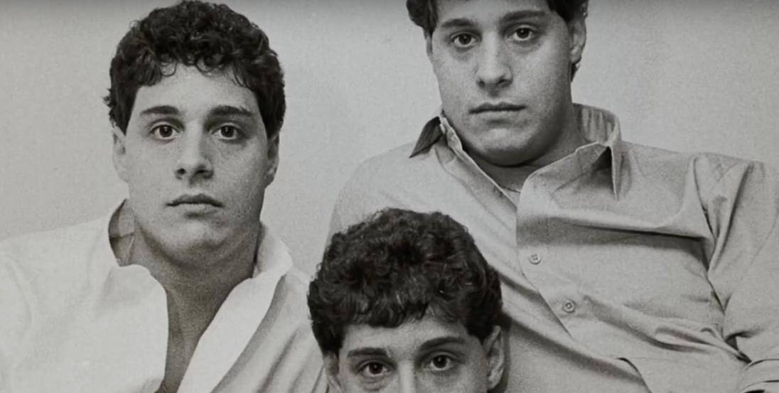 大街上,遇到两个和自己长相一样的陌生人,会发生怎样的事情?