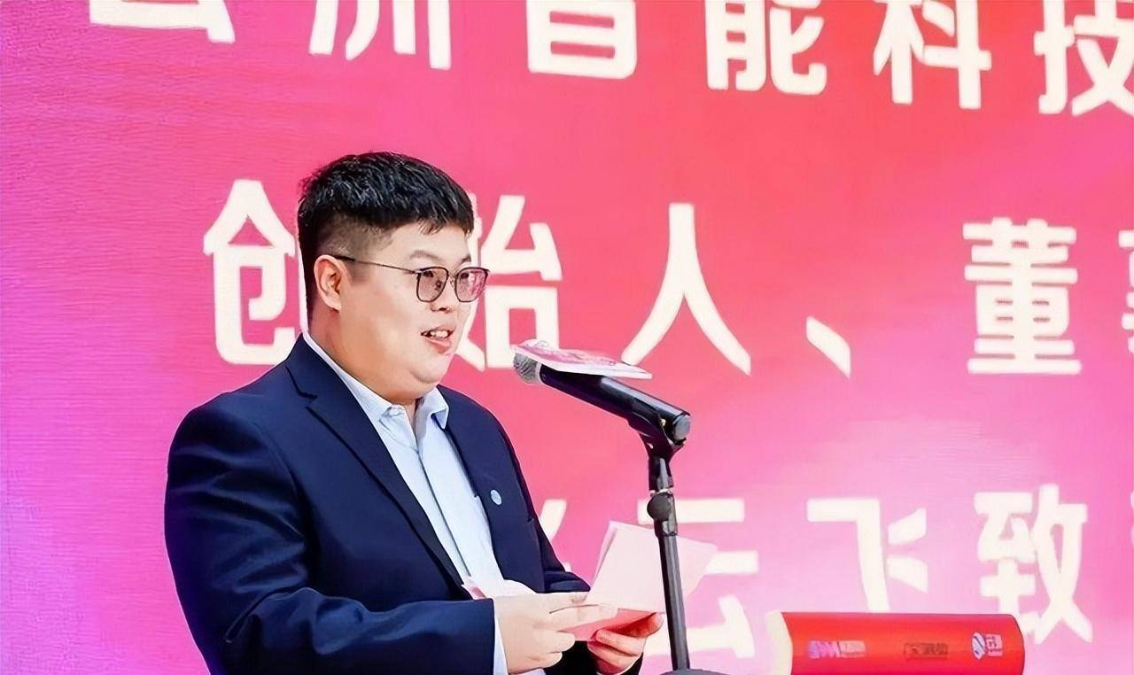 香港博士不安现状,搞创业过劳肥至200斤,让中国无人船驶出全球_张云飞