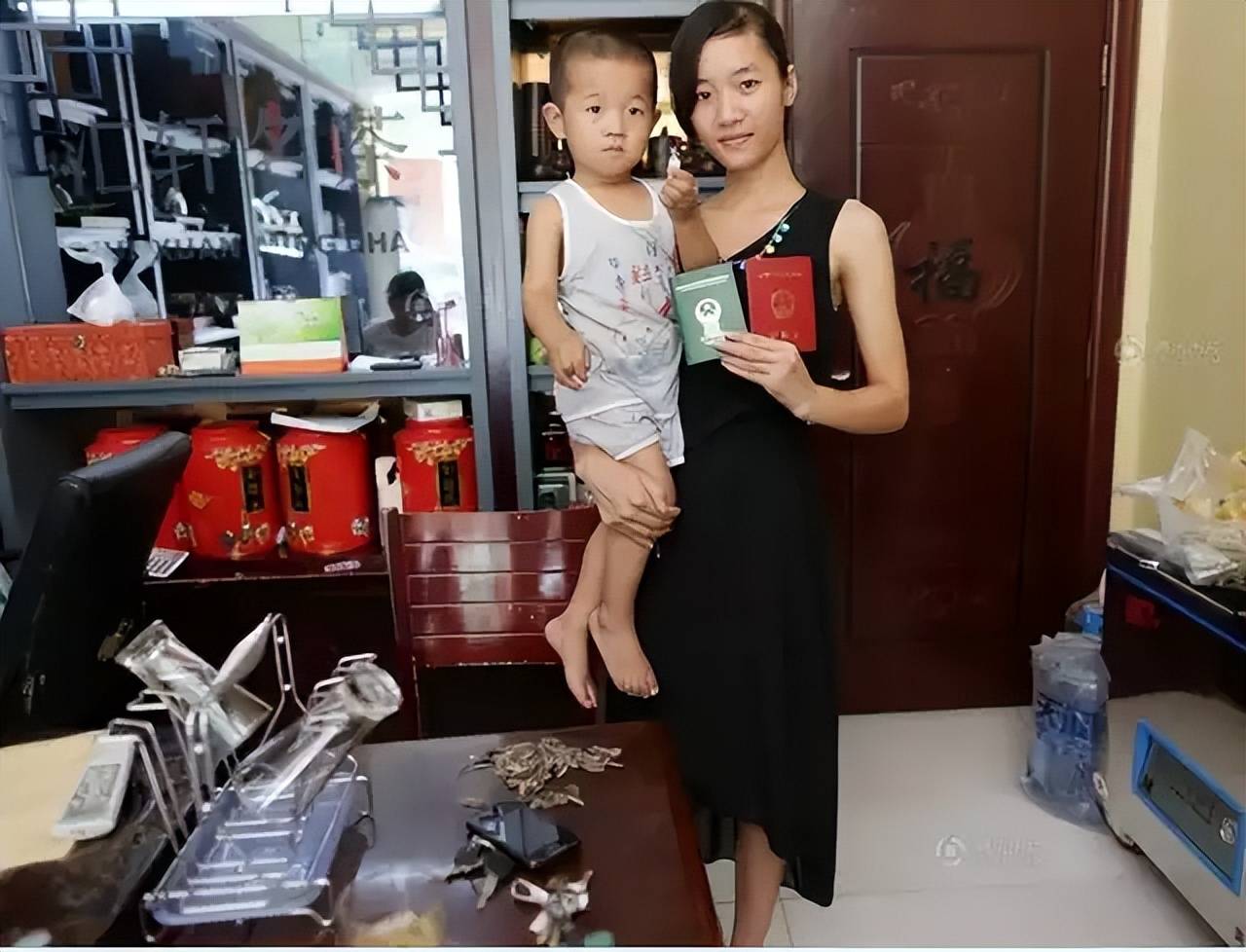 嫁到中国的越南女孩: 都已生儿育女, 讲中国话, 生活幸福_黎氏_孩子