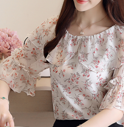 甜美至极的碎花雪纺衫,让你夏季透心凉,让你穿搭充满了温柔气息