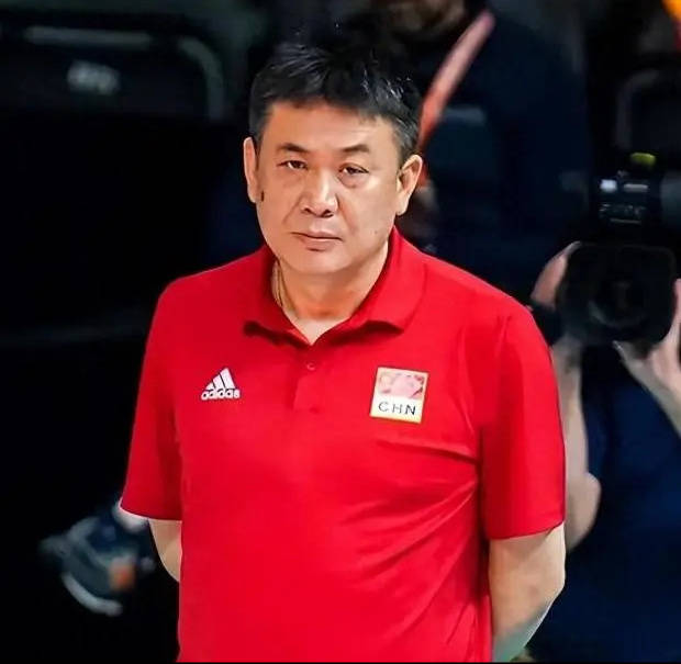 我拒绝下课!女排国家队主教练蔡斌回应:我有我自己的独特战术