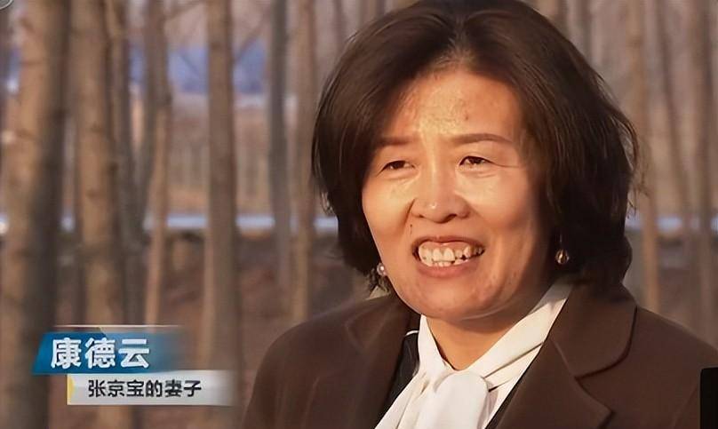 为了赚钱养活生病的父母和弟弟,张京宝在16岁那年开始捡破烂.