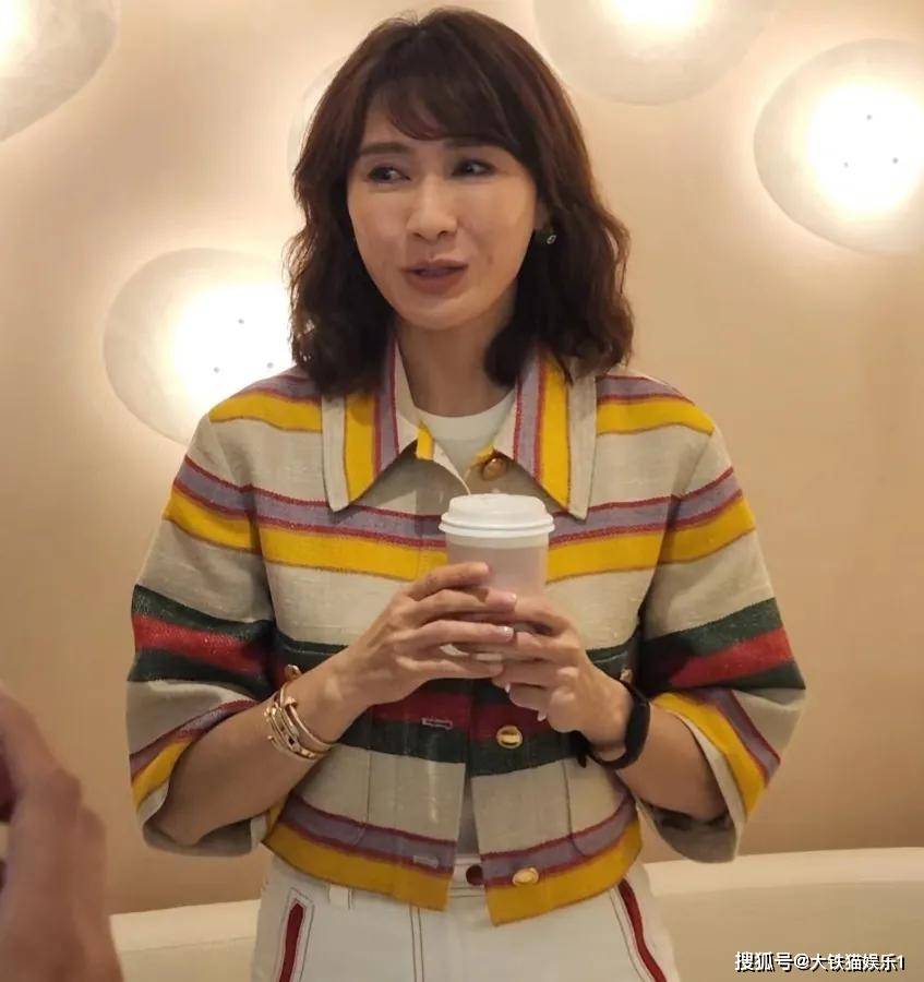 两版公认最美"赵敏",如今已判若两人,岁月不败美人但医美败