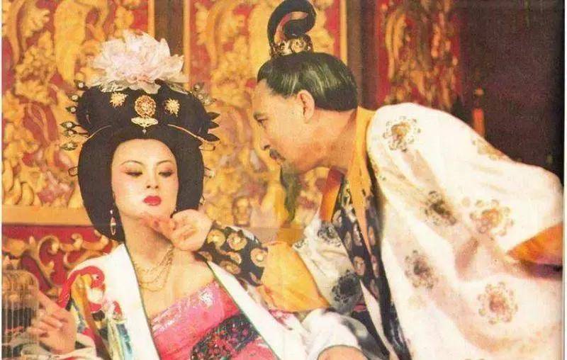 之位,老婆被皇帝爹抢走,寿王李瑁用"忍"字应付屈辱_唐玄宗_惠妃_李瑛