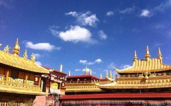 位于西藏拉萨市城关区八廓街以北约500米处,是拉萨著名的佛教寺庙之一