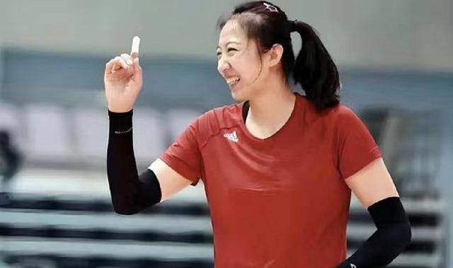 丁霞回京接受治疗,朱婷将任首发,中国女排助教职务调整