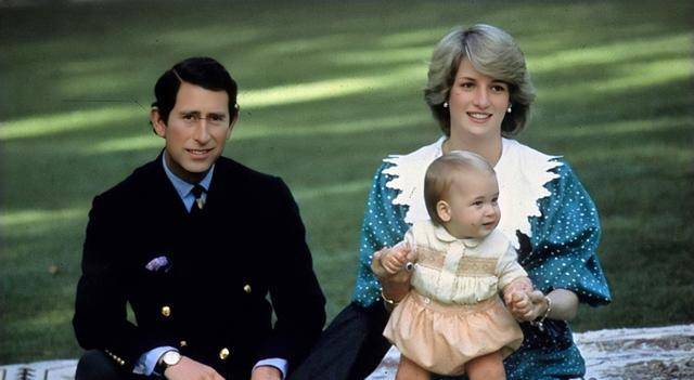 女王抹泪,送走丈夫最后一程,葬礼遵循菲利普亲王生前遗愿